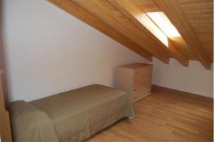 Apartment with swimming pool and garden