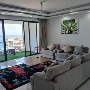 3 bedroom fantastic beachfront nyali