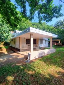 Maanasam Farmstay - Boutique 3BR Countryside Villa, Manikkadavu