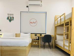 Live Free Hostel Dehradun