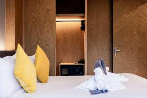 Stylish 2BR Rawai Beach Retreat Pool S7309