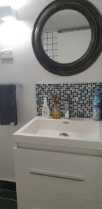 Urban Escape - Crown Prince Suite in Sydney North Shore