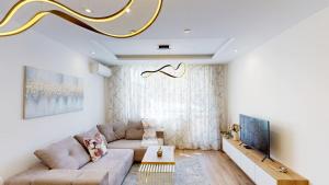 Cozy Central 1 Bedroom Apartment Near Mall Sofia and metro