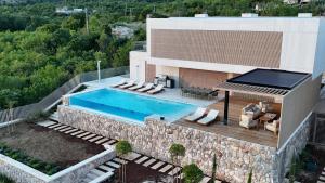 Villa Z1 Imotski - Luxury Retreat with Heated Pool & Spa