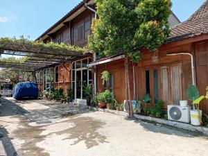 Mas Jenar Guesthose by Kawulastay