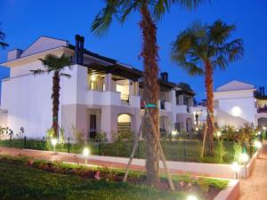 Homely apartment with swimming pool in a village