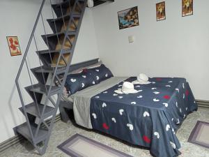 Sarahs Garden BnB & BnB Spa Family room with livingroom