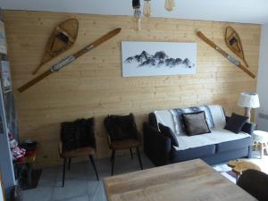 le chalet Cerdan - classé 3 étoiles - 5 personnes-2 chambres- parking -garage-jardin-WIFI-rénové en 2023