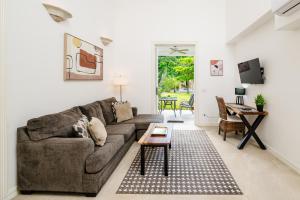 Buendía Lux Piña Suite Hidden Gem Near Beach with Pool