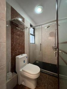 Stylish 1 BDRM with Extra Bed, Gym and Parking in Kilimani