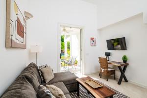 Buendía Lux Piña Suite Hidden Gem Near Beach with Pool