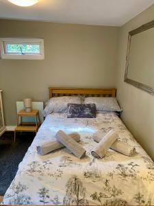 Eco lodge in tranquil setting close to Central London