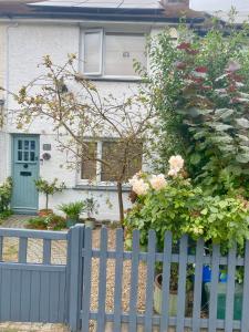 Eco lodge in tranquil setting close to Central London