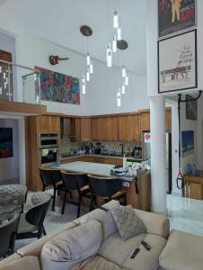 Hispanola Beach 3 Bdr Outdoor Jacuzzi