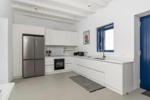 Villa Nabia By Milos Concierge