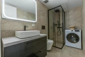 Saronic retreat Varkiza