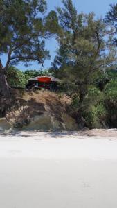 Barefoot Luxury at the Tip of Borneo