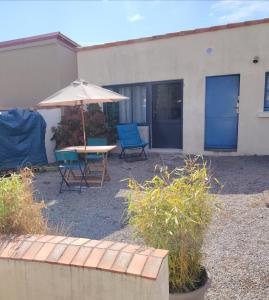 PETIT STUDIO DAnS UN JARDIN