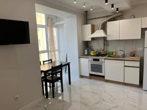 Затишна квартира в Центрі! Новий двір - Galka Apartment