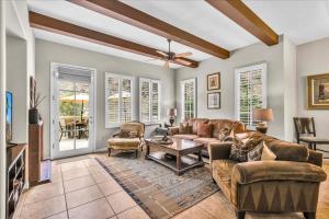 Desert Paradise with Exceptional Mountain Views