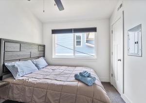 312C State St Stylish 2BR Near Uptown Your Perfect Home Base!