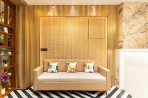 PINNACLE Udaipur - Boutique Rooftop Pool Hotel, Near the Lakes