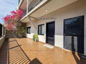 Apt térreo amplo 2 quartos prox do Paraguai