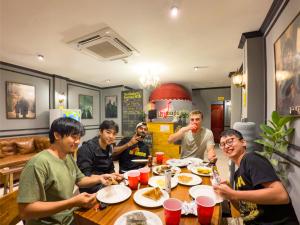 Whoopers Hostel Chiang Mai - Harry Potter Themed