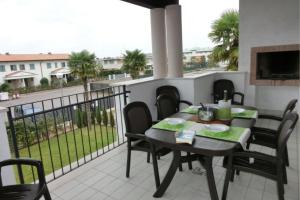 Comfy apartment with shared pool