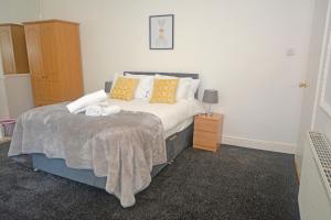 Hull Contractor Lodge-Sleeps 10, Free Parking, Near Stadium