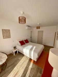 Gîte "La petite pompe" avec piscine et spa