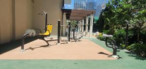 1BR at the FORT BGC near Malls, Restaurants & Shops