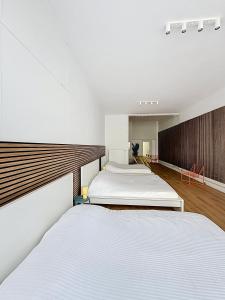 Central Spot - Louise