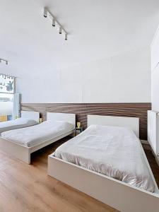 Central Spot - Louise