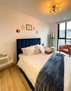 Stunning high-rise apartment with panoramic view, Jacuzzi, gym, Near Carolina Park, Atahualpa Stadium, Quicentro Shopping