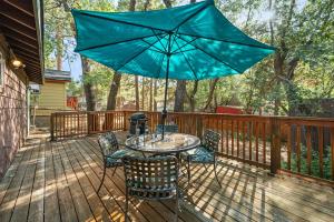 Sunrise on Sunset - Walk to Park, Smart TV, Deck, Fenced Yard, BBQ