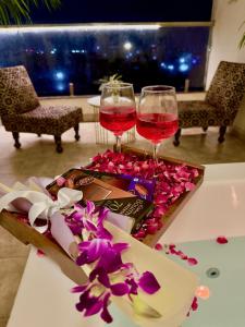 New Stay Offer - Luxury 3BHK with Jacuzzi in Balcony