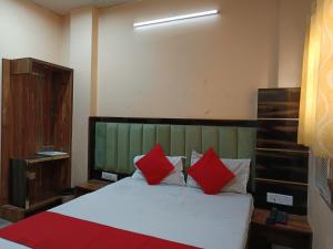 Hotel City -- Near New Delhi Railway Station and Walk in RK Ashram Metro Station