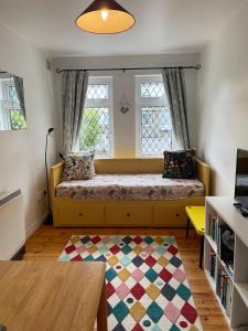 Cozy flat in Leafy Greenfields