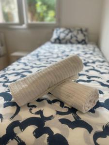 Évasion méditerranéenne bas de villa Cath, jardin privé, parking