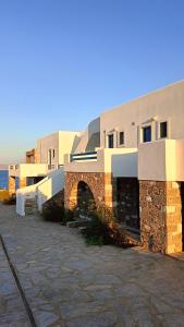 Aura Paros
