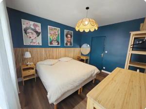 Chambre Jane dans le loft bleu