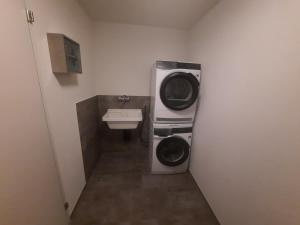 Zimmer 1, Haus der Begegnung