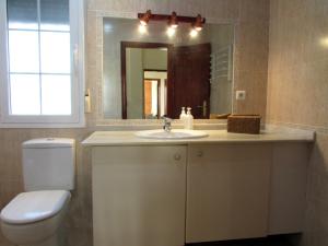 VIILA ROMPEOLAS JUNTO al MAR con PISCINA PRIVADA