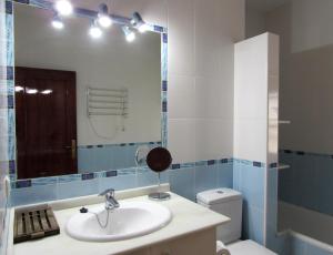 VIILA ROMPEOLAS JUNTO al MAR con PISCINA PRIVADA