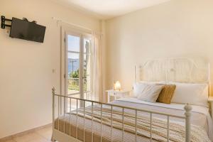 Isalos by Vintage Travel