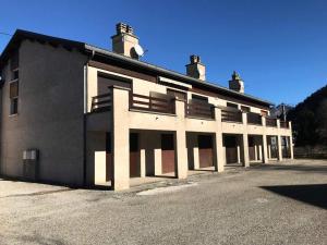 Résidence Les Campanules - Très jolie trois pièces situé proche centre MAE-3484