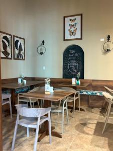 INARA - Cafe & Hostel