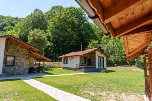 Двете къщи село Бели осъм