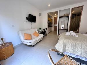 Apartamento junto a la playa y con vista al mar